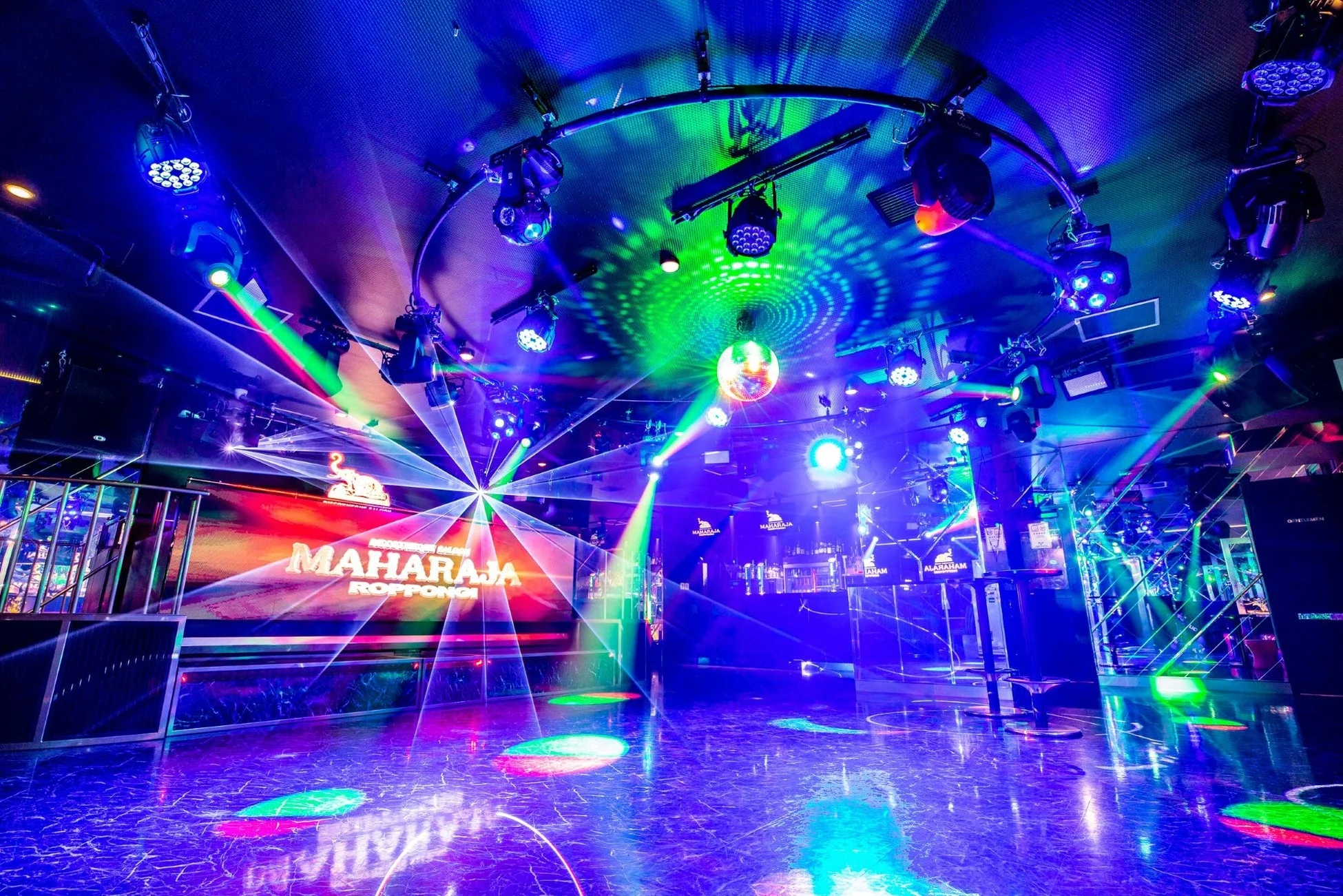 マハラジャ六本木のダンスフロアの様子