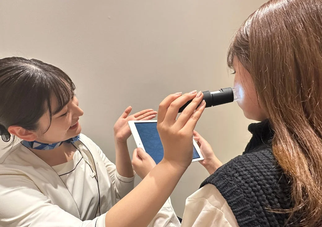 肌診断の様子