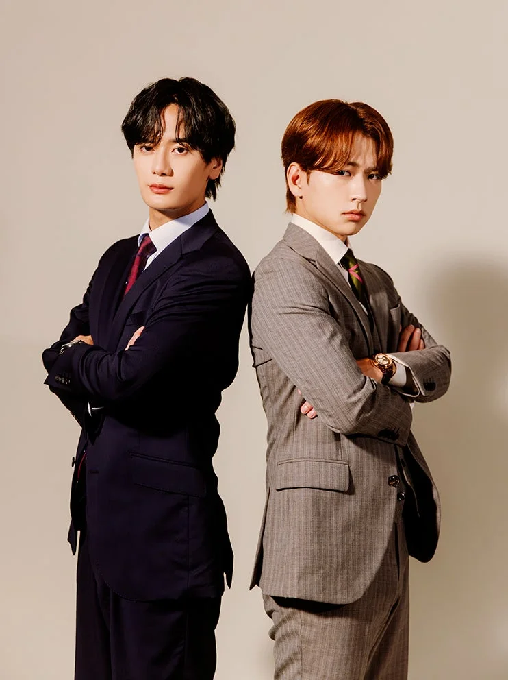 背中合わせの二人