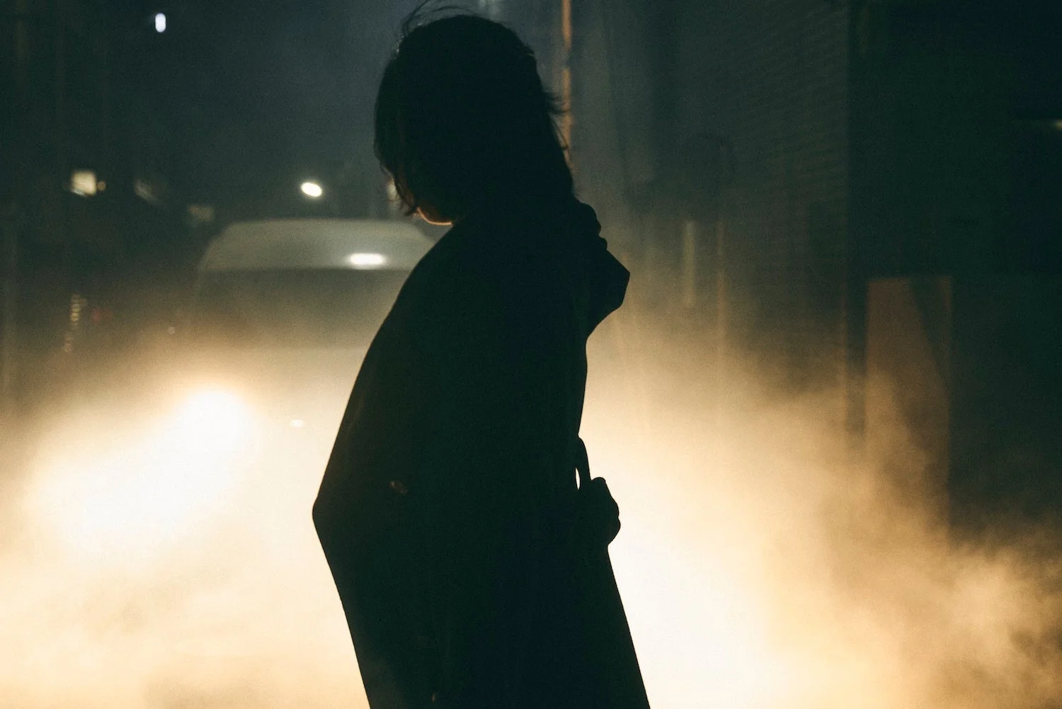 ひよりがタイムスリップする夜のストリート