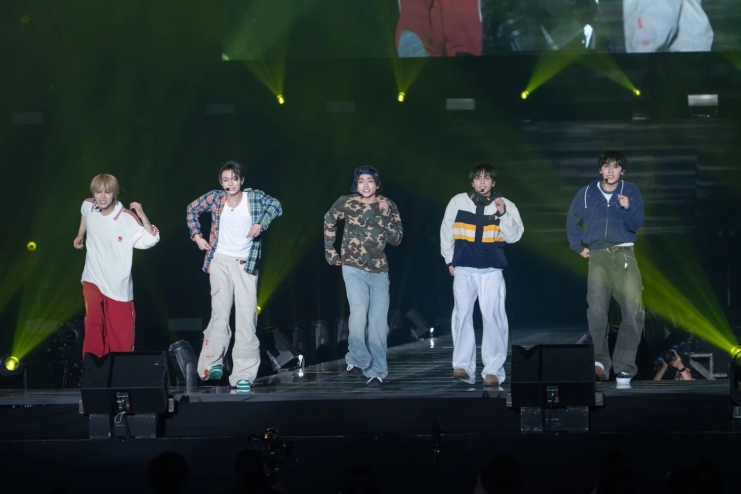 WILD BLUEのステージ