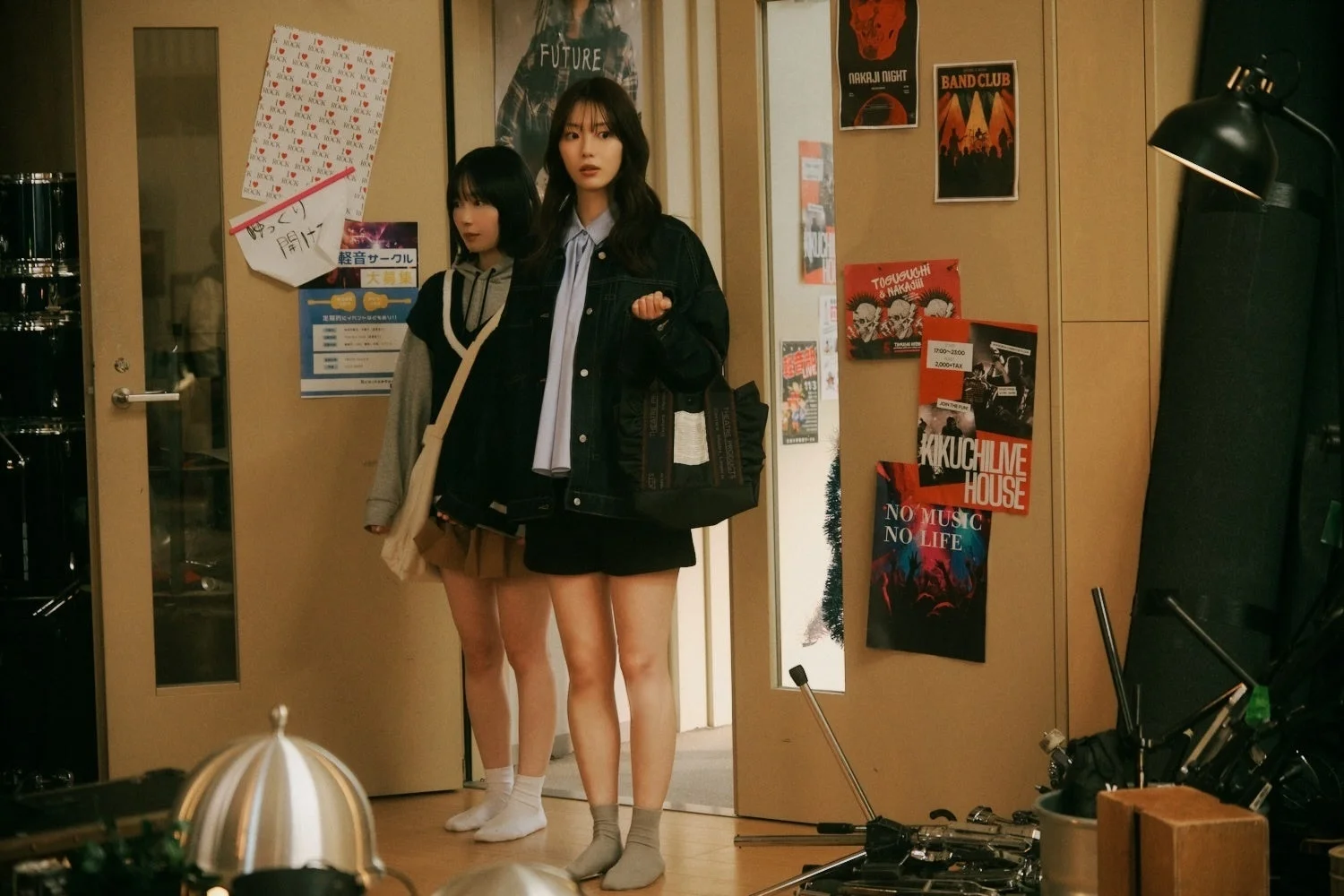 軽音サークルの部室で親友と再会