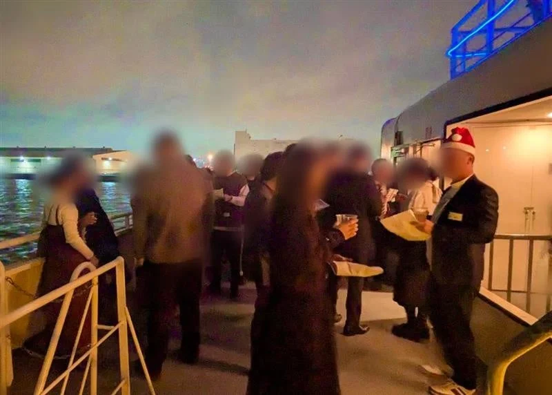 船上パーティーの様子